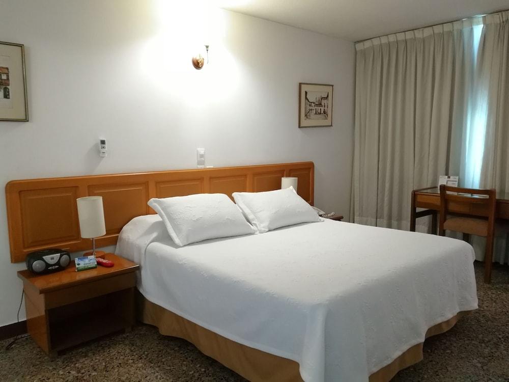 Hotel Villavicencio Plaza Esterno foto