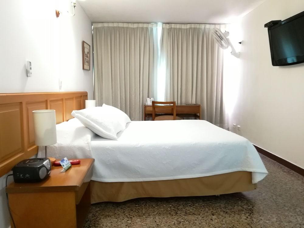 Hotel Villavicencio Plaza Esterno foto