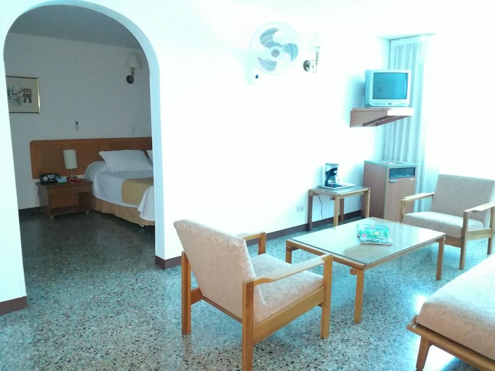 Hotel Villavicencio Plaza Esterno foto