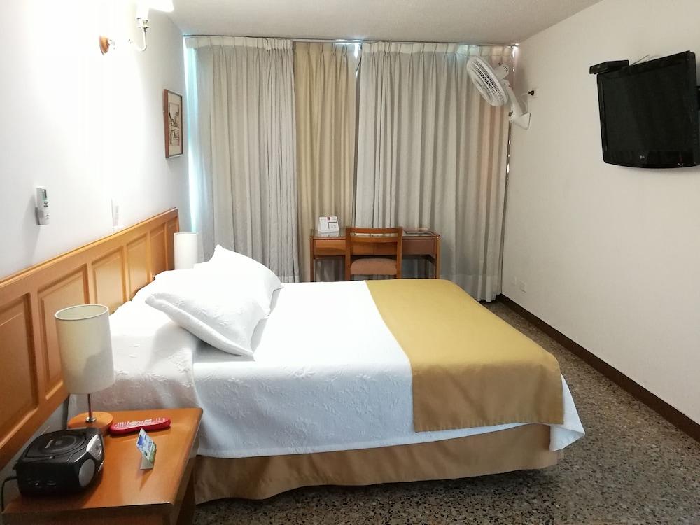 Hotel Villavicencio Plaza Esterno foto
