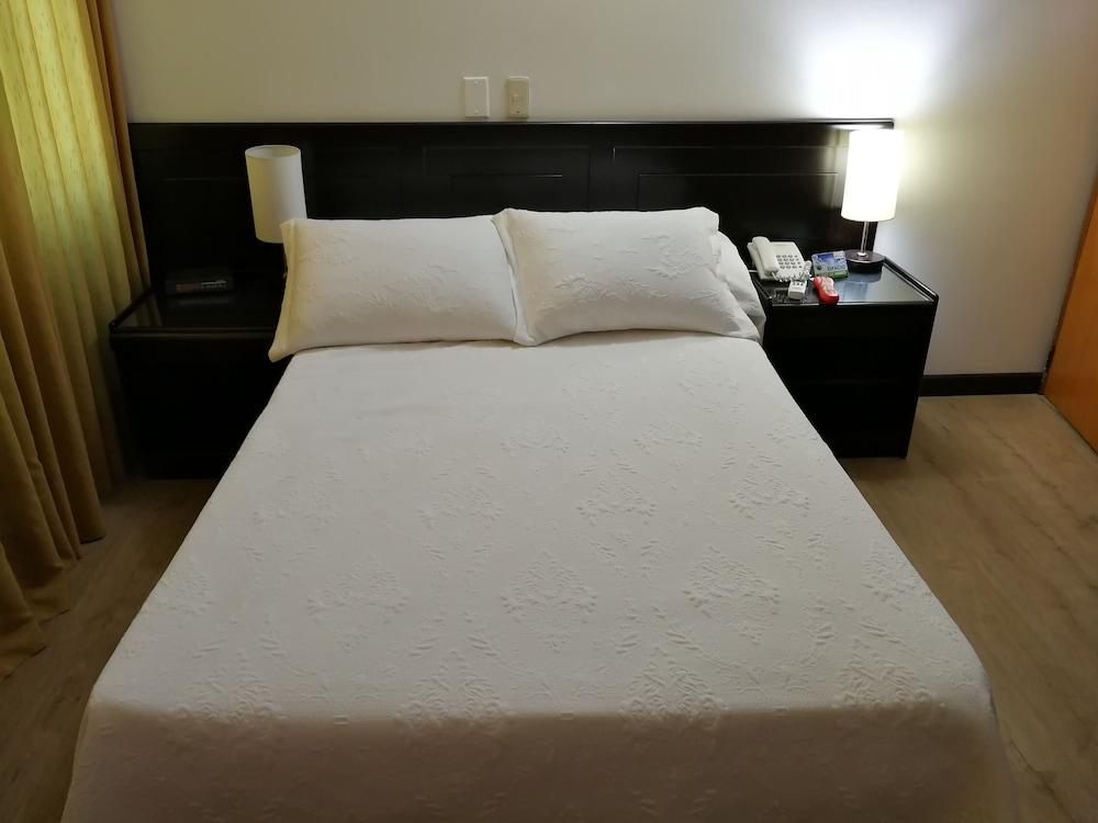 Hotel Villavicencio Plaza Esterno foto