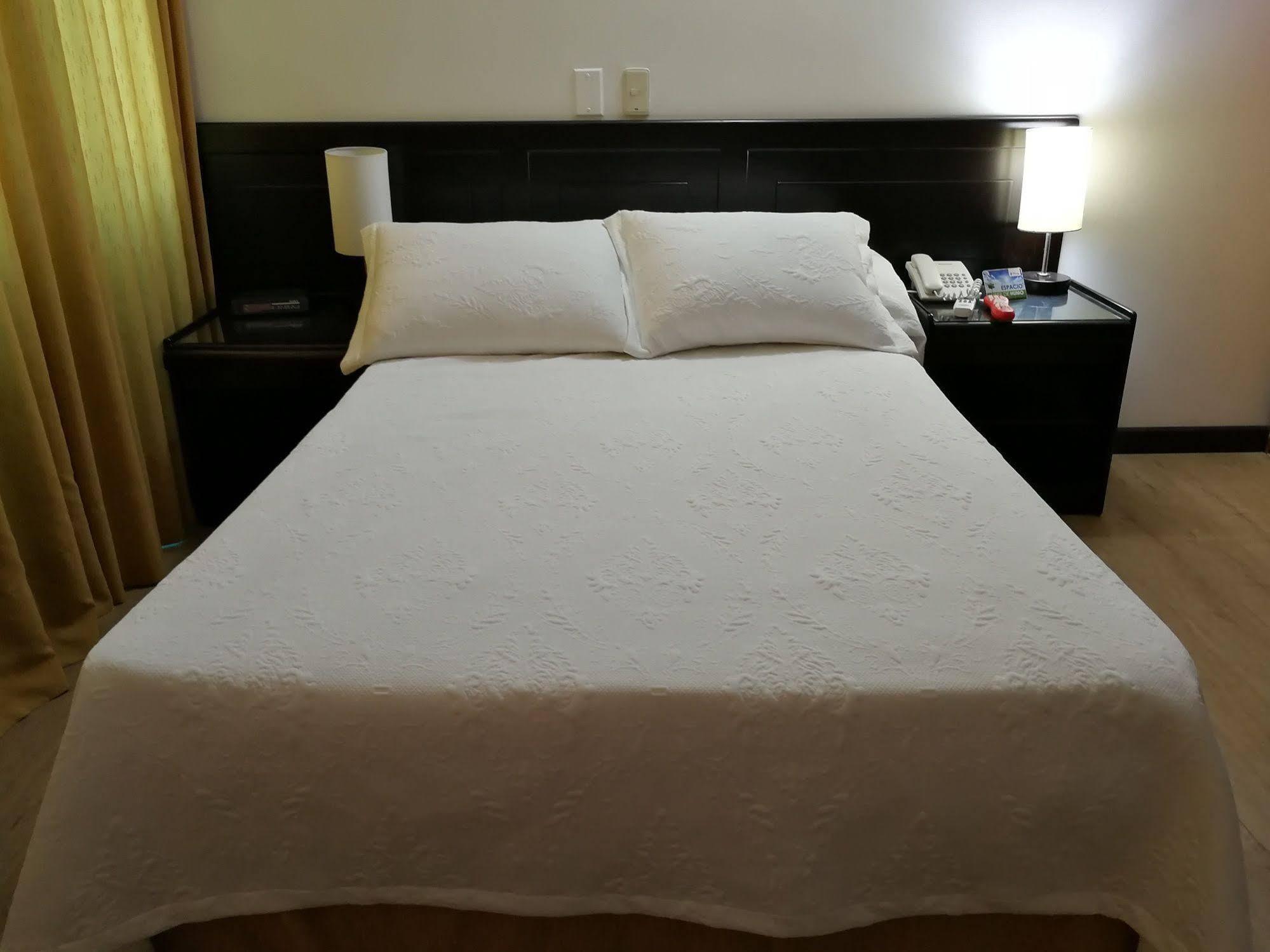 Hotel Villavicencio Plaza Esterno foto
