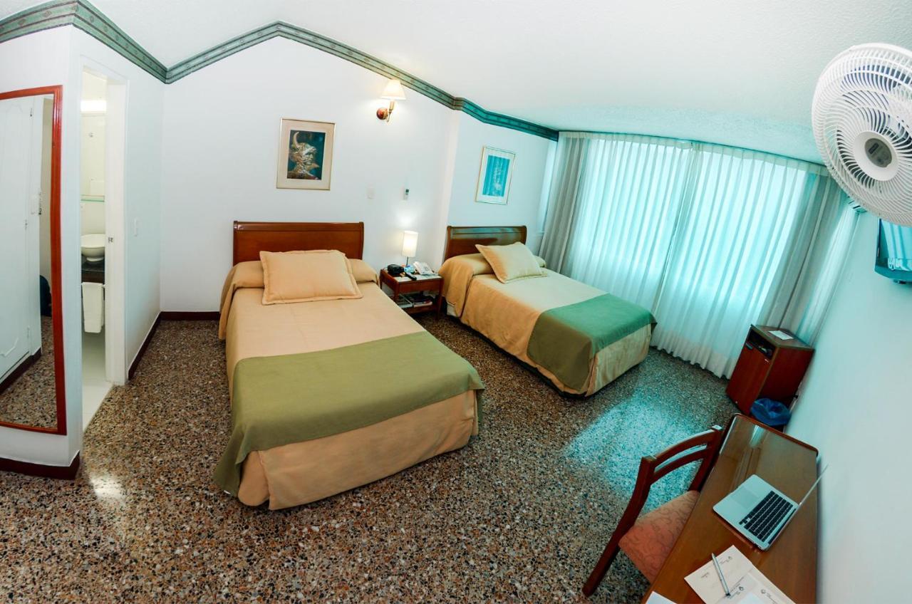 Hotel Villavicencio Plaza Esterno foto