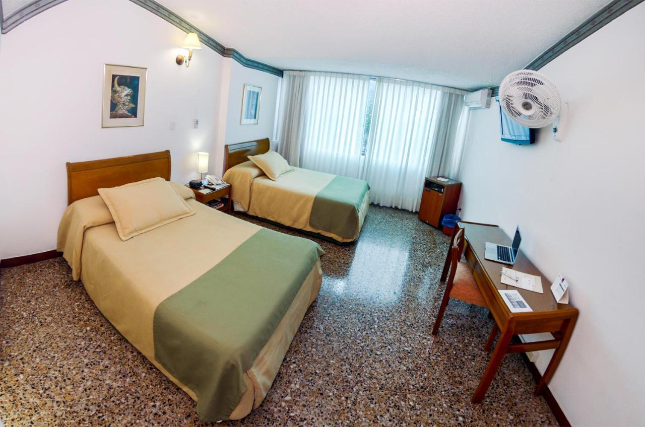 Hotel Villavicencio Plaza Esterno foto